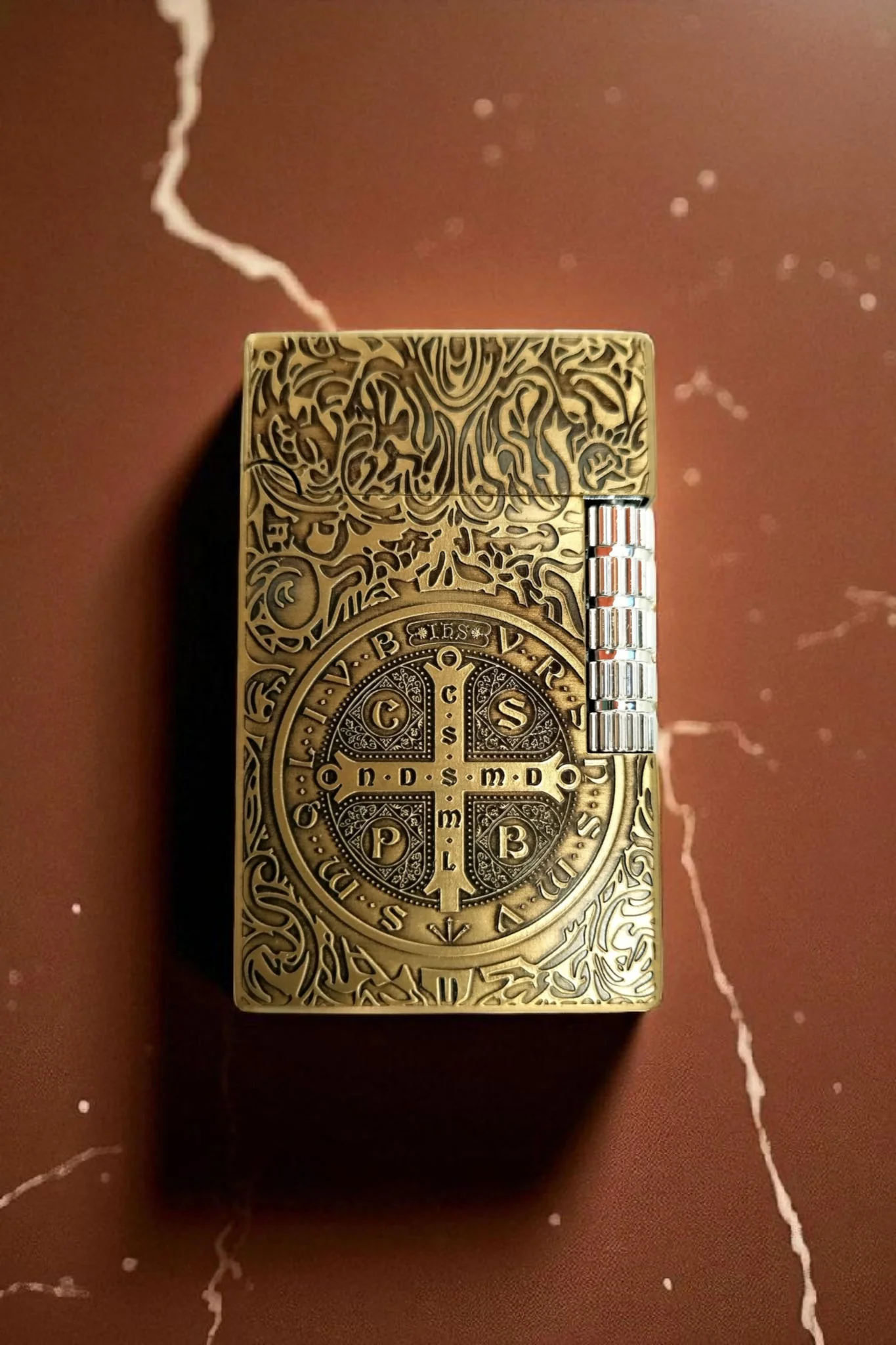 St. Benediktus Feuerzeug gold - Image 3