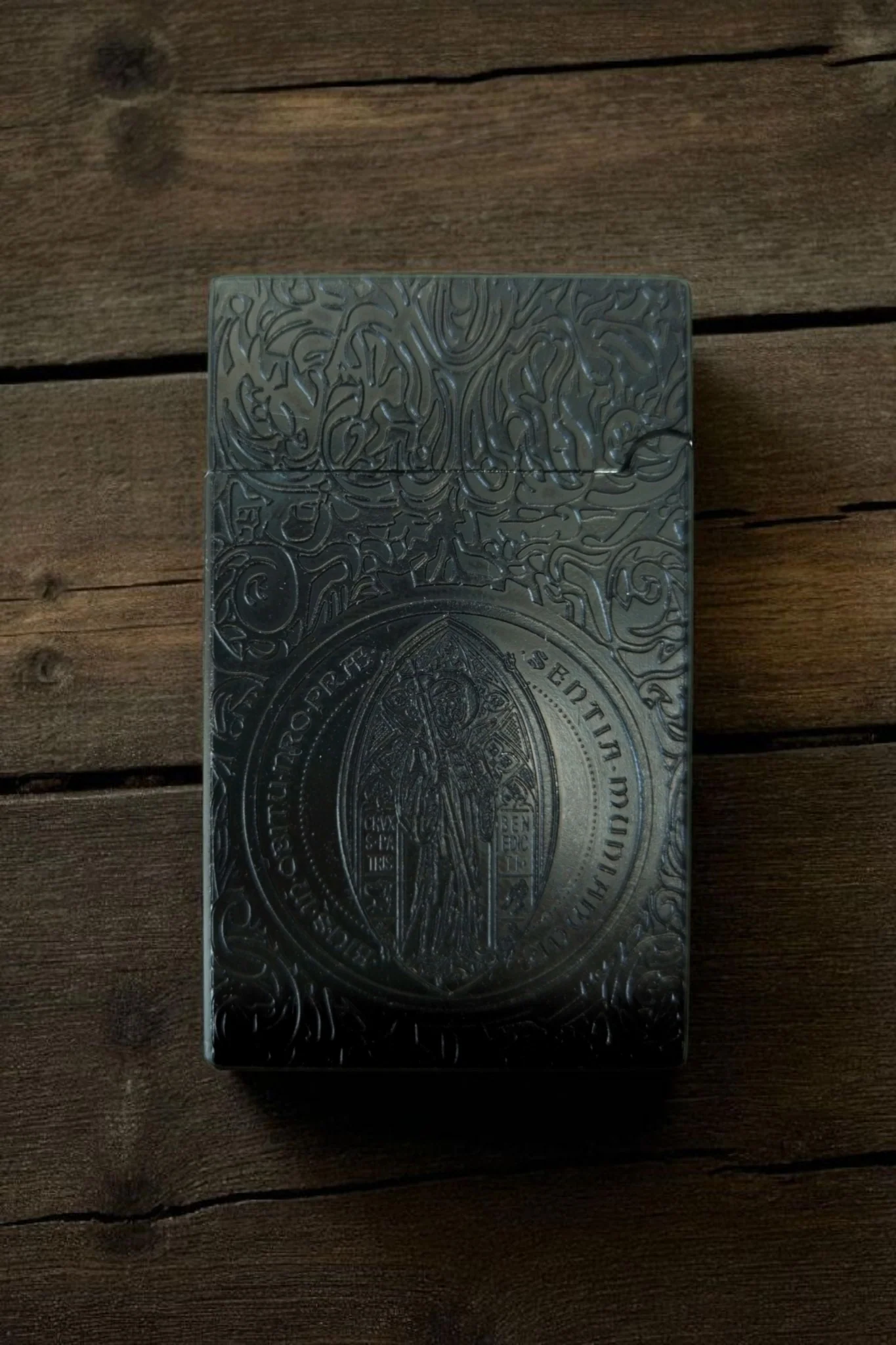 St. Benediktus Feuerzeug schwarz - Image 4